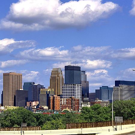Ramada By Wyndham Minneapolis Golden Valley Dış mekan fotoğraf