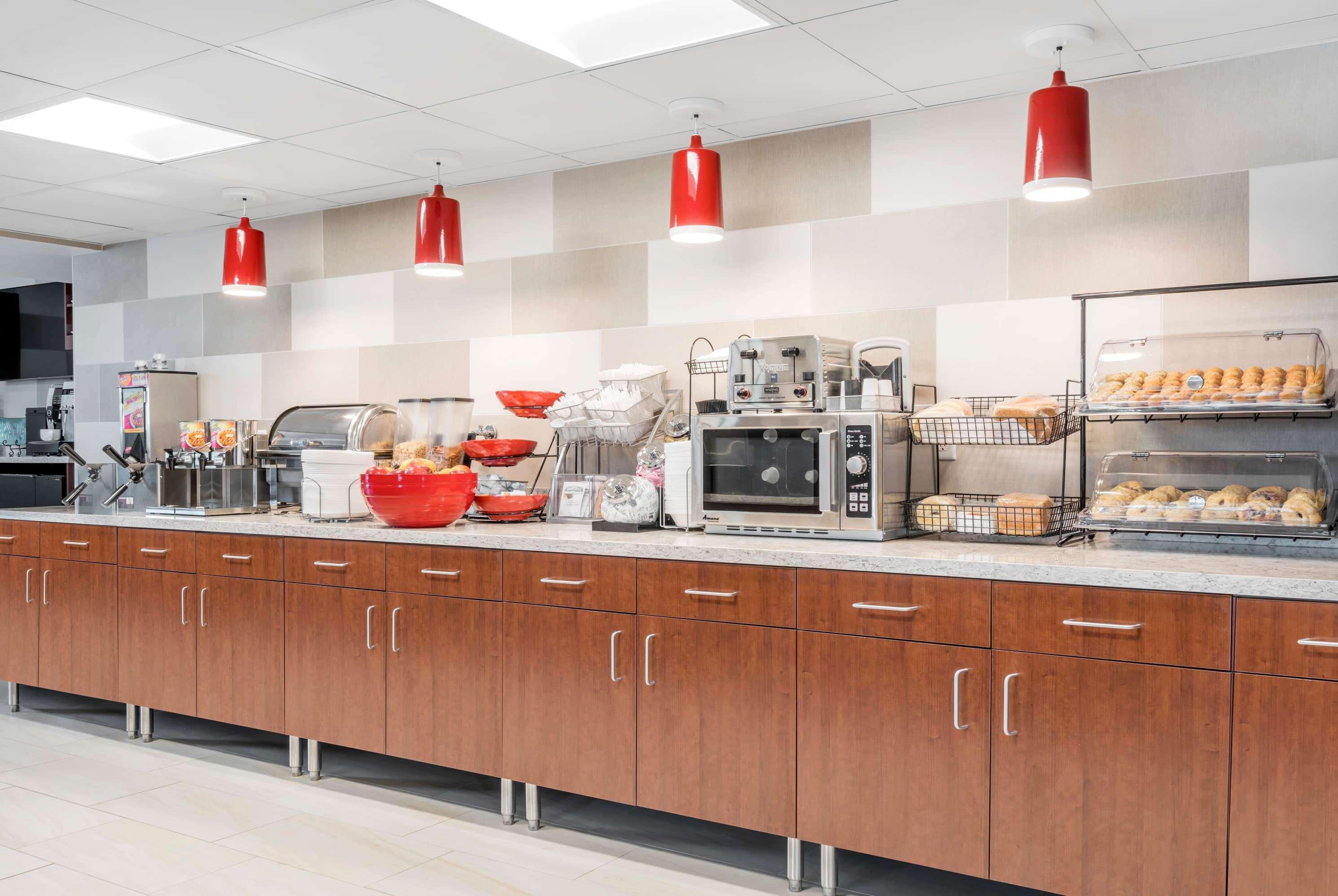 Ramada By Wyndham Minneapolis Golden Valley Dış mekan fotoğraf