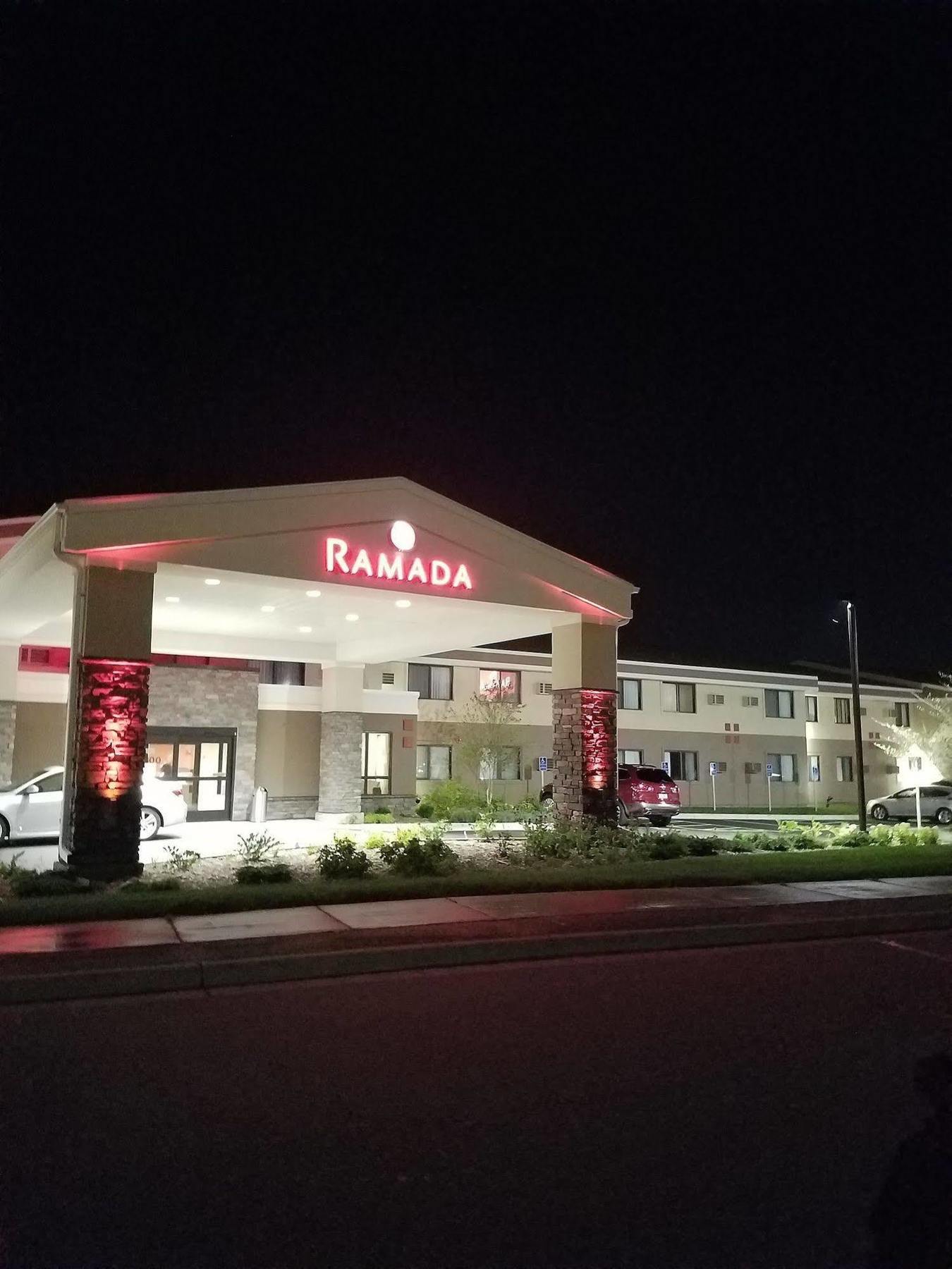 Ramada By Wyndham Minneapolis Golden Valley Dış mekan fotoğraf